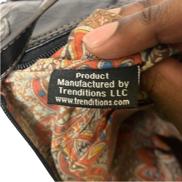 Coral Ridge Women's Black Western Shoulder Bag - Picture 6 of 9